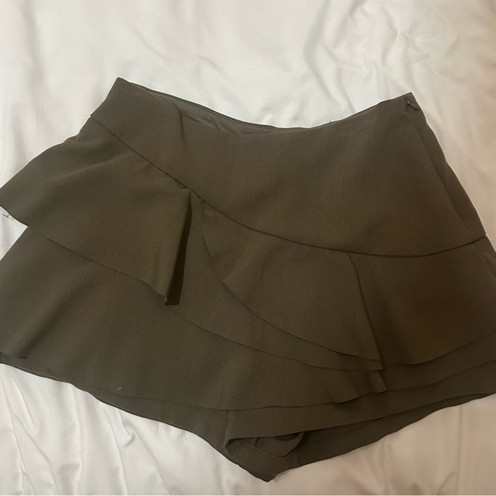DO+BE Olive Layered Skort